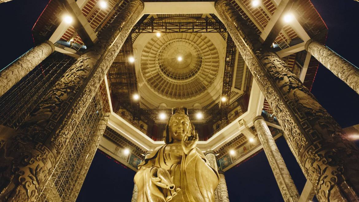 Héty Péter: A kegyelem buddhája – Kuan Jin